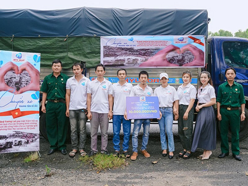 Hình ảnh hợp tác và hỗ trợ khách hàng kv999